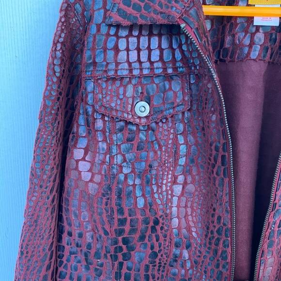 vintage faux croc print red velvet jacket - Picture 2 of 8